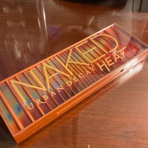 Urban Decay Naked Heat eyeshadow palette
